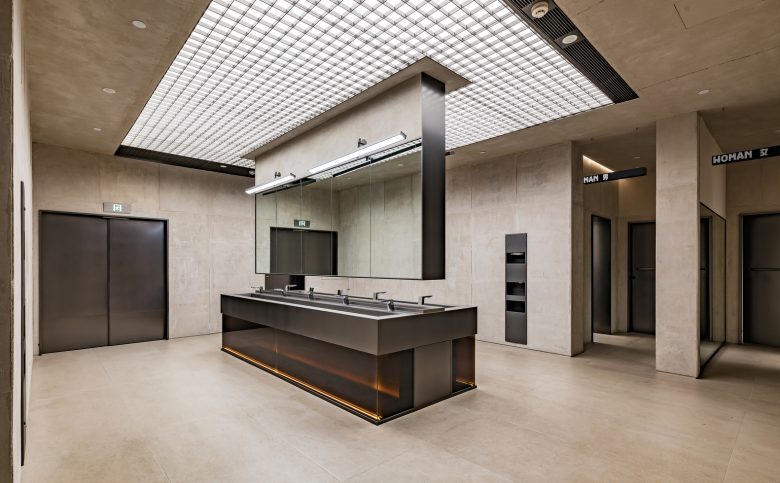 38_COSMO-INNERCO-Store-by-Lam-Lighting-Design-23-780x483.jpg