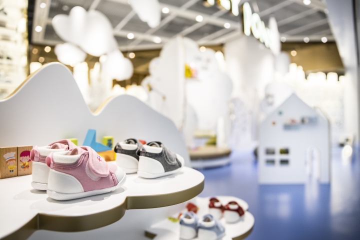 29_FlyPony-Flagship-Concept-Store-by-Prism-Design-Shanghai-China10.jpg