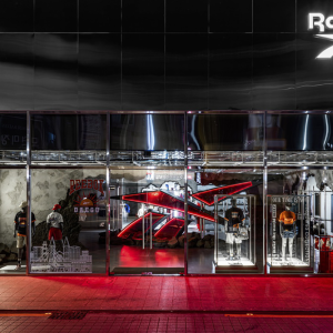 21_Reebok-Flagship-Store-by-NiiiZ-Design-Lab-01-300x300.png