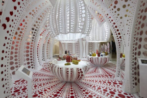7_Louis-Vuitton-Selfridges-Yayoi-Kusama-London-300x200.jpg