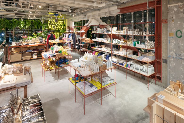 24_TODAYS-SPECIAL-Futakotamagawa-Store-by-Schemata-Architects-Jo-Nagasaka-15-780x520.jpg