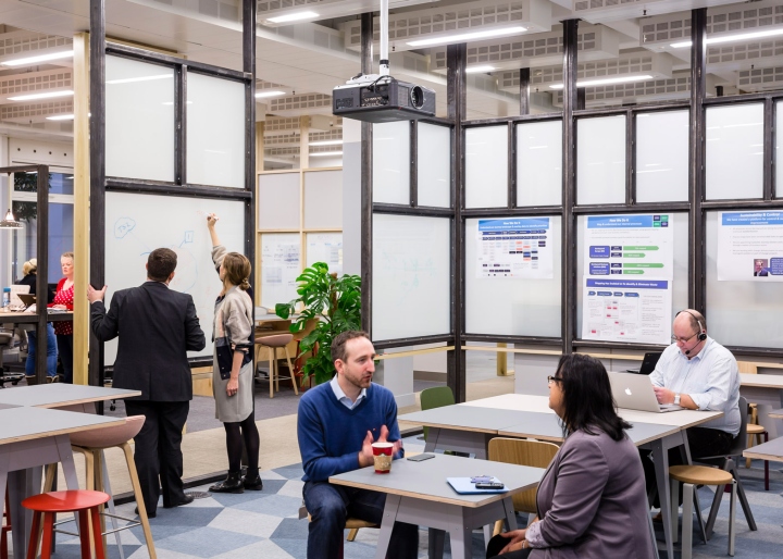 21_Barclaycard-office-by-APA-Architects-Northampton-UK-06.jpg