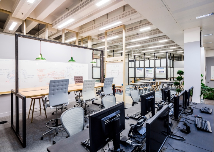 33_Barclaycard-office-by-APA-Architects-Northampton-UK-12.jpg