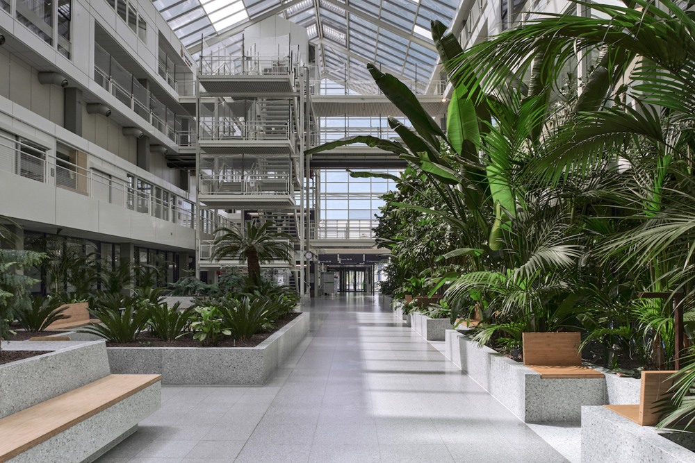 10_Dijklander-Hospital-by-Studio-Roelof-Mulder-Bureau-Ira-Koers-01.jpg