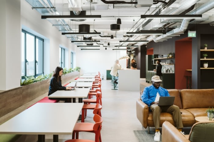 8_15-marketing-offices-hertfordshire-700x467-compact.jpg