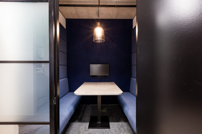 40_albion-capital-offices-london-5-700x467.jpg
