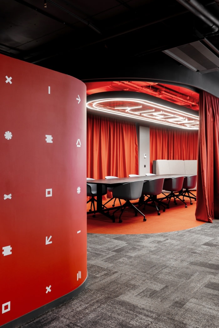 10_alfa-bank-offices-moscow-2-700x1050-compact.jpg