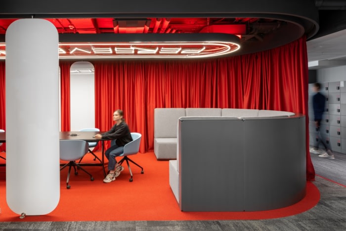34_alfa-bank-offices-moscow-8-700x467-compact.jpg