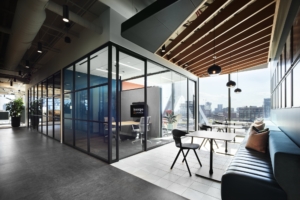 50_inscape-and-prevolv-showroom-and-offices-chicago-11-300x200.jpg