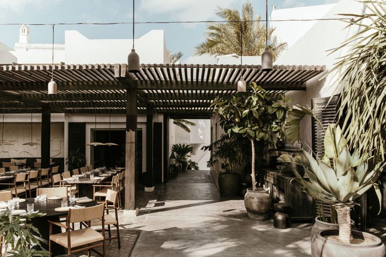 18_NOEMA-Bar-and-Restaurant-by-K-Studio-Lambs-and-Lions-11-780x520.jpg