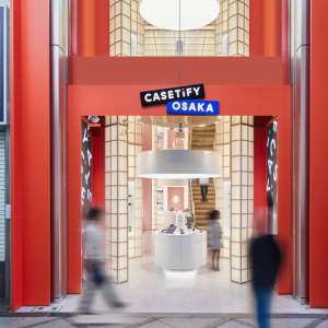 17_Casetify-store-by-Andre-Fu-Studio-01-300x300.png