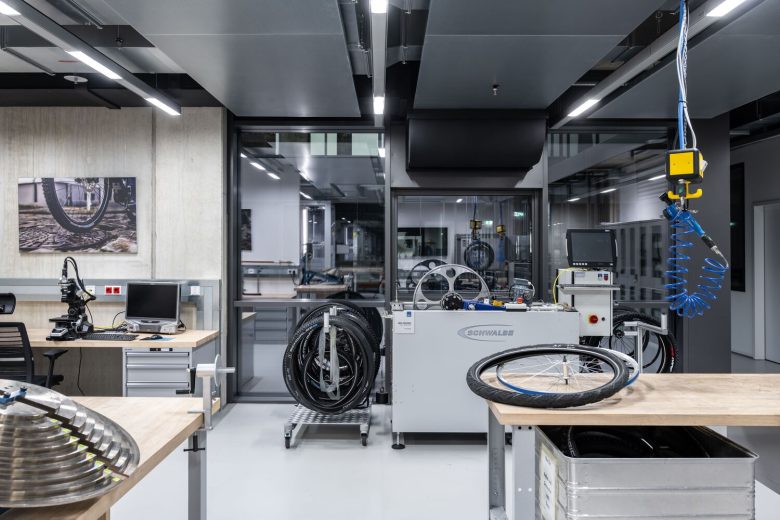 35_Schwalbe-Hybrid-Building-by-Archiproba-29-780x520.jpg