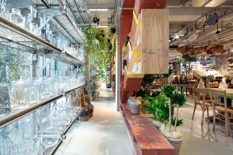 16_TODAYS-SPECIAL-Futakotamagawa-Store-by-Schemata-Architects-Jo-Nagasaka-07-780x520.jpg