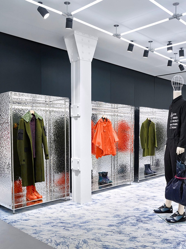 13_Kenzo-Store-Renewal-by-Carol-Lim-Humberto-Leon-Milan-Italy-03.jpg