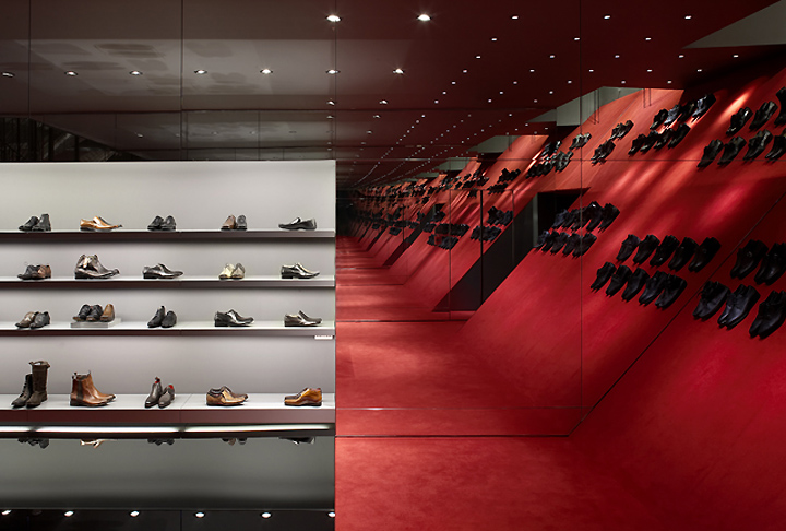 18_Kurt-Geiger-store-Regent-Found-Associates-London-03.jpg
