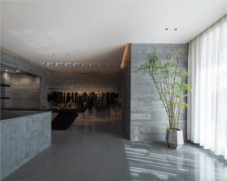 17_La-Moitie-store-by-One-Fine-Day-Studio-Partners-09-780x624.png