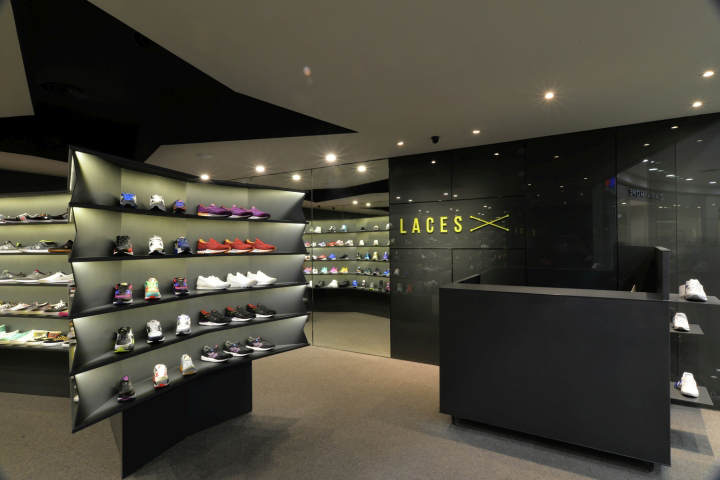 10_LACES-Shoe-Store-by-CoA-Arquitectura-Zapopan-Mexico.jpg