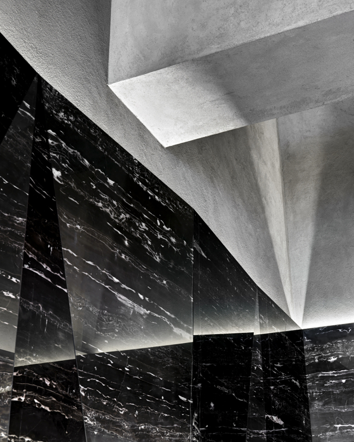 26_Les-Hommes-flagship-store-by-Piuarch-Milan-Italy-11.jpg