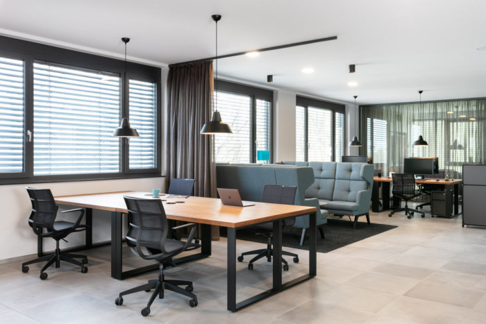 14_Aflexio-Offices-by-Bolting-Design-06.jpg