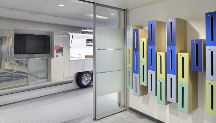 20_Agoria-Tech-Lounge-Offices-by-Global-Workspaces-Brussels-Belgium-10.jpg