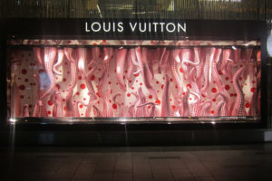 8_Louis-Vuitton-Kusama-windows-Hong-Kong-300x200.jpg