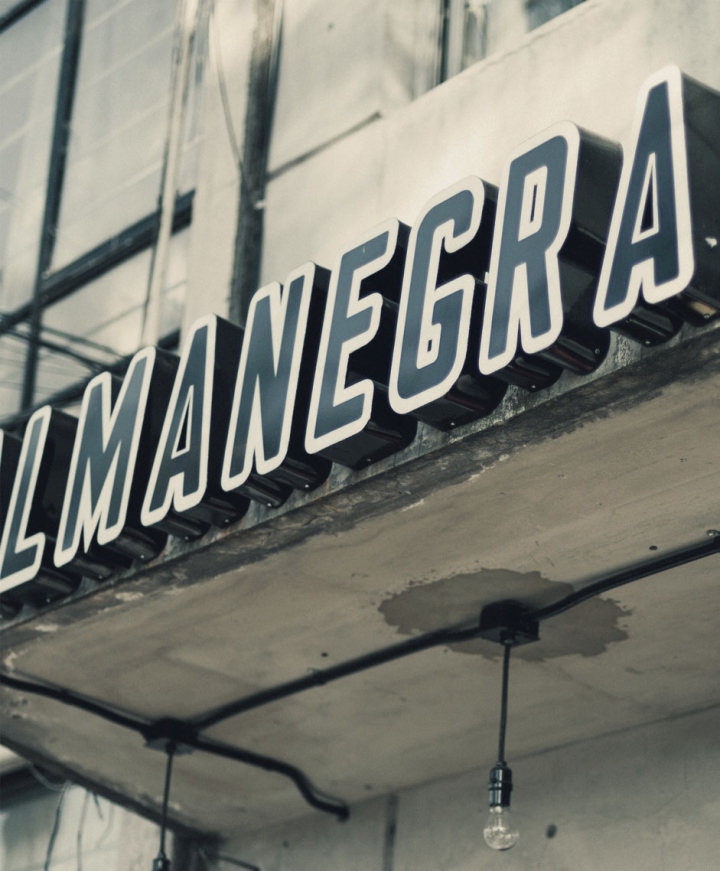 32_Almanegra-Branding-by-Estudio-Yeye-13.jpg