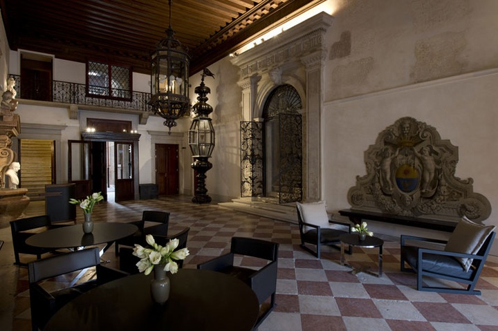 39_Aman-Canale-Grande-Hotel-Venice-Italy-28.jpg