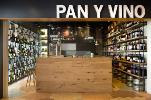 8_Pan-y-Vino-wine-store-by-Sandra-Tarruella-interioristas-Barcelona-Spain-300x200.jpg