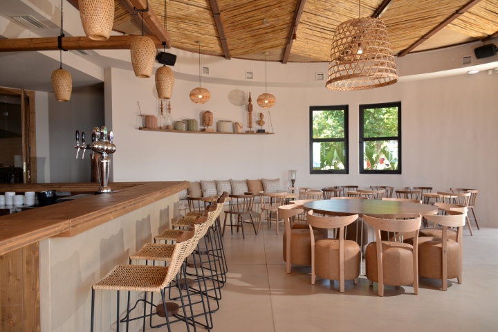 23_Ammos-restaurant-beach-bar-by-Gruppo-Decorativo-Kyparissia-Greece-02.jpg