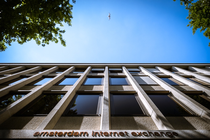 34_AMS-IX-office-by-New-Purpose-Amsterdam-Netherlands-23.jpg