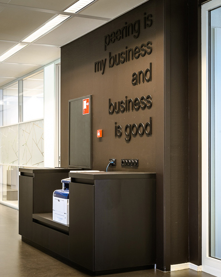42_AMS-IX-office-by-New-Purpose-Amsterdam-Netherlands-15.jpg