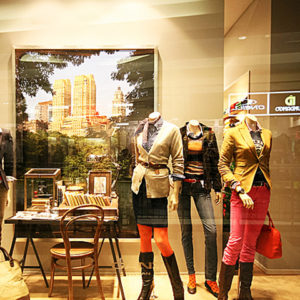 94_GANT-windows-2013-Autumn-Budapest-300x300.jpg