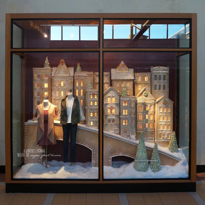 32_Anthropologie-Sugared-Spiced-Holiday-2015-Windows-01.jpg