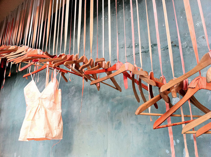 54_Anthropologie-window-displays-21.jpg