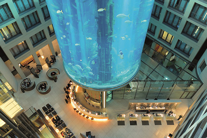 7_AquaDom-in-Radisson-Blu-Hotel-Berlin-Germany.jpg