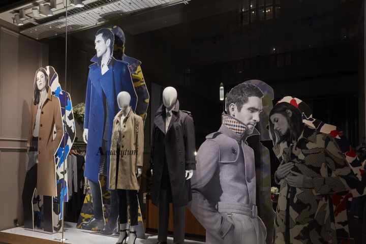 16_Aquascutum-AW17-window-display-by-Hello-Flamingo-Ltd-London-UK04.jpg