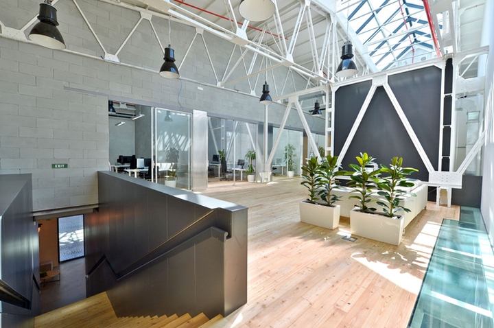 9_Apiary-Offices-by-Majo-Architekti-Prague-Czech-Republic.jpg