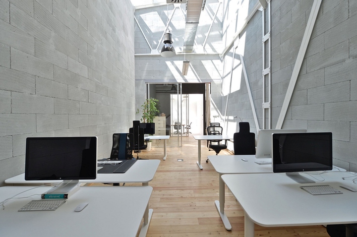 19_Apiary-Offices-by-Majo-Architekti-Prague-Czech-Republic-03.jpg