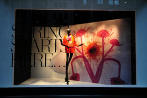 7_Lord-Taylor-Spring-windows-New-York-300x200.jpg