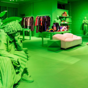 30_Louis-Vuitton-pop-up-store-01-300x300.png
