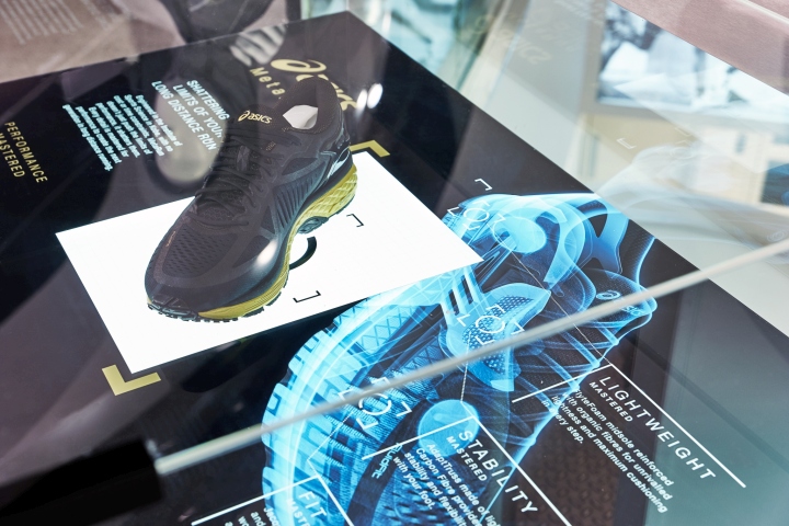 25_ASICS-MetaRun-retail-concept-by-Green-Room-Design-04.jpg