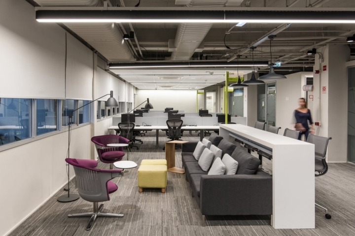 30_AstraZeneca-Offices-by-DM-AM-Arquitetura-Cotia-Brazil-06.jpg