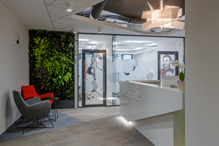 7_AstraZeneca-Offices-by-MadiLancos-Studio-08.jpg