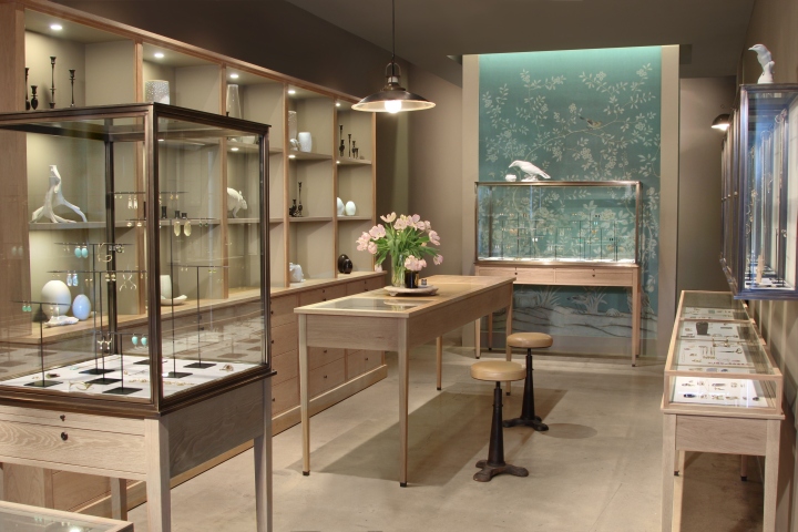 11_August-jewelry-by-Hermsen-Los-Angeles-California.jpg