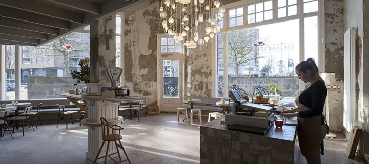 38_Bakkerswinkel-by-Piet-Hein-Eek-Rotterdam-Netherlands-02.jpg