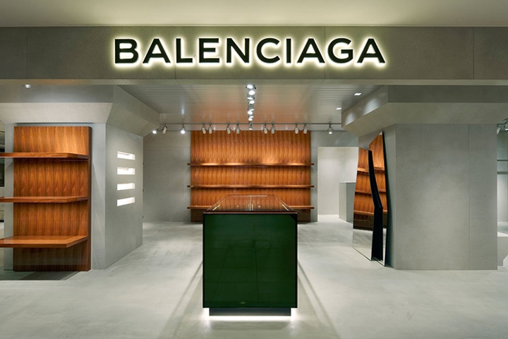 10_Balenciaga-shop-in-shop-Tokyo-Japan.jpg