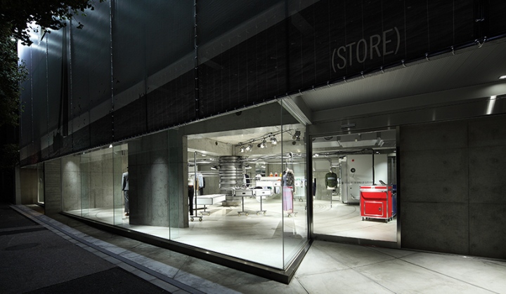 18_Band-of-Outsiders-showroom-by-LOT-EK-Tokyo-Japan-06.jpg