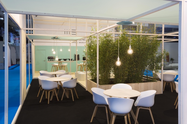 15_Bar-reception-area-Brussels-by-Night-at-Brussels-Furniture-Fair-2017-by-AB-Project01.jpg