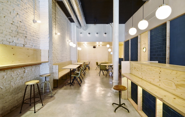 21_Bar-Oval-by-FLEXOARQUITECTURA-Barcelona-Spain-05.jpg