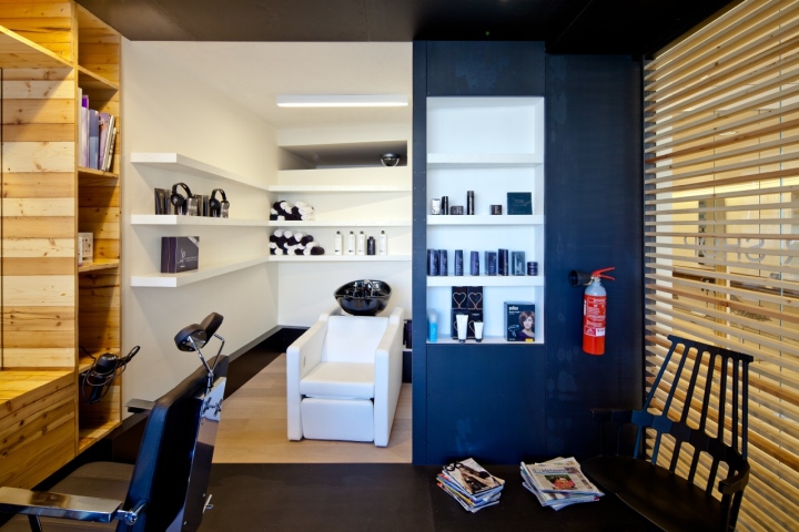 23_Barber-shop-by-STUDIO-AD-Fano-Italy-02.jpg